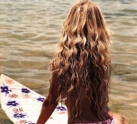 Surf Hair, Surfer Hair, Beach Curls, Peinados Fáciles Para Cabello Corto, Coconut Girl, Surfer Girl, Dream Hair, Beach Hair, Pretty Hairstyles