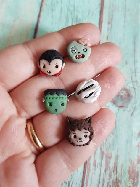 SdFshop2 - Etsy UK Disney Clay Earrings, Halloween Earrings Polymer Clay, Fimo Halloween, Earrings Fimo, Halloween Polymer Clay, Clay Monsters, Air Clay, Mummy Halloween, Halloween Clay