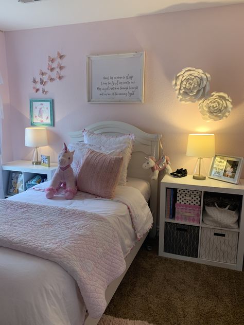 Pink Girls Bedroom, Brown Bathroom Decor, Pink Bedroom For Girls, Brown Bathroom, Twins Room, Room Closet, Room Inspiration Bedroom, Girls Room, Kid Beds