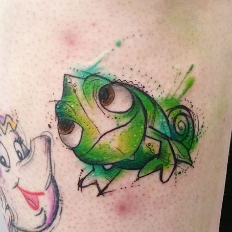 Pascal sketch and watercolor tattoo! :D Tangled Toothless Watercolor Tattoo, Pascal Tangled, Disney Sleeve Tattoos, Tattoo Disney, Disney Sleeve, Kunst Tattoos, Marvel Tattoos, Disney Tattoo, Geniale Tattoos