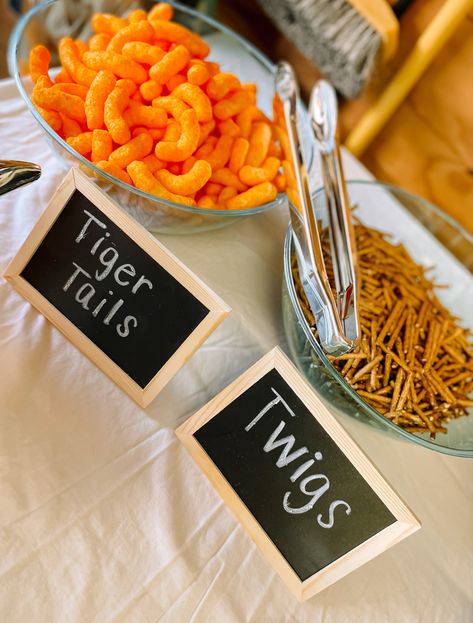 Party Animal themed food ideas #birthdayparty #partyideas #junglebirthday #partyanimalbirthday #6thbirthday Zoo Food Ideas, Party Animal Birthday Theme Food Ideas, Party Animal Food, Safari Theme Party Food, Animal Party Food, Animal Themed Food, Birthday Themes For Adults, Bday Themes, Animal Party Theme