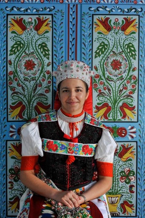 Hungarian Dress, Matyo Embroidery, European Costumes, Costumes Around The World, Arte Folk, Hungarian Embroidery, Lost World, Folk Clothing, Folk Design