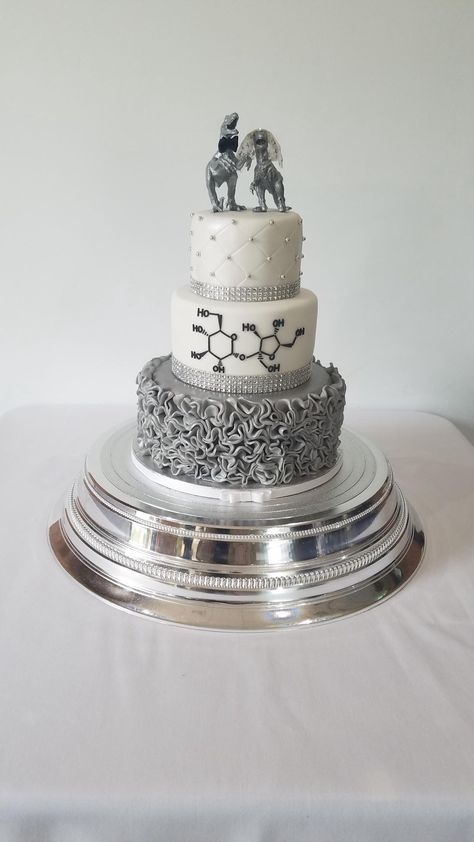 Chemistry Cake, Haikyuu Boyfriend, Haikyuu Kuroo, Science Wedding, Dental Business, Haikyuu Boys, Boyfriend Scenarios, Kuroo Haikyuu, Cake Wedding