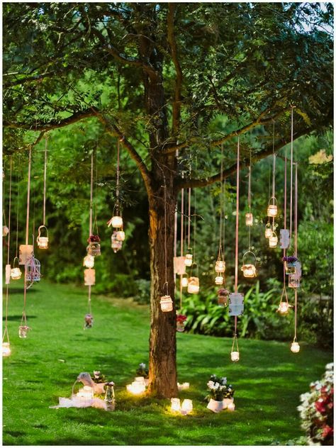 Summer Outdoor Decor, Fairy Lights Wedding, Deco Champetre, Colorful Wedding Flowers, Rustic Wedding Decorations, Summer Party Decorations, Desain Lanskap, Outdoor Party Decorations, Decor Stickers