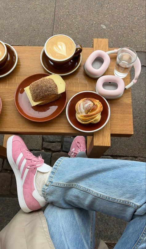 New York Trip, Adidas Samba Outfit, Samba Outfit, High Protein Snacks, Coffee Date, Protein Snacks, Soft Girl, Mode Inspiration, Instagram Foto