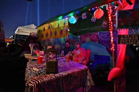 Coachella Car Camping, Festival Camping List, Music Festival Camping List, Festival Camping Essentials, Festival Camping Setup, Coachella Camping, Camping Setup, Music Festival Camping, Zelt Camping