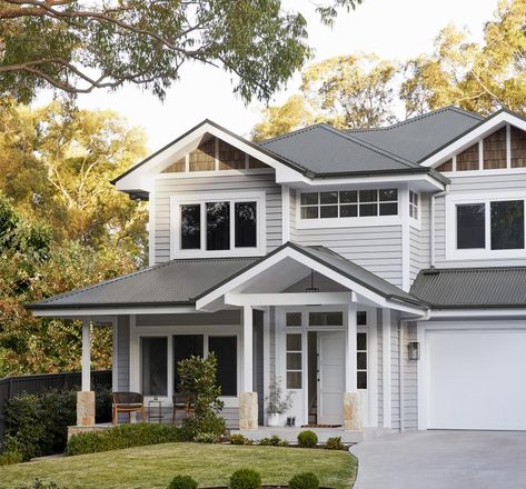 Gray And White House Exterior, Grey Home Exterior, White Window Frames, Coastal Homes Exteriors, Hamptons Exterior, Hamptons Houses, Weatherboard Exterior, Hamptons House Exterior, Grey Exterior House Colors