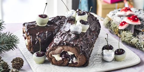 10+ of the best yule log recipes Black Forest Yule Log, Recipe With Cherries, Yule Log Recipe, Christmas Yule Log, Chocolate Yule Log, Christmas Pudding Recipes, Yule Log Cake, Best Christmas Desserts, Log Cake