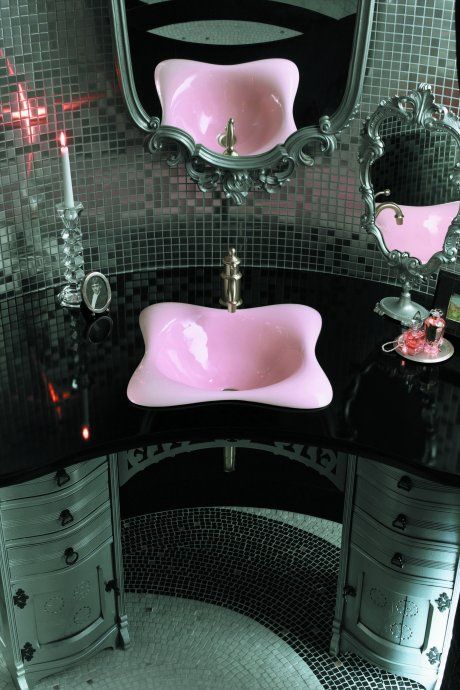 This is the coolest bathroom. EVER. i am in love.. if the sink was mint or red i would probs die ! Glam Bathroom, Metal Mosaic Tiles, Bathroom Black, Interior Bathroom, Decorating Bathroom, Mirror On The Wall, Bathroom Decorating, Building Designs, Design Bathroom