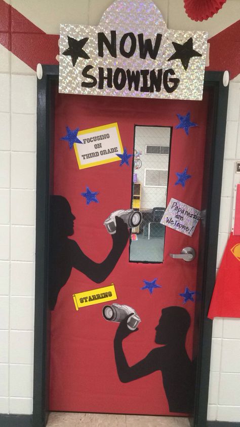 Hollywood/paparazzi themed classroom door Hollywood Classroom Theme Ideas, Movie Classroom Door, Hollywood Theme Classroom Door, Hollywood Paparazzi, Hollywood Classroom, School Year Themes, Hollywood Theme Classroom, Dance Pic, Drama For Kids