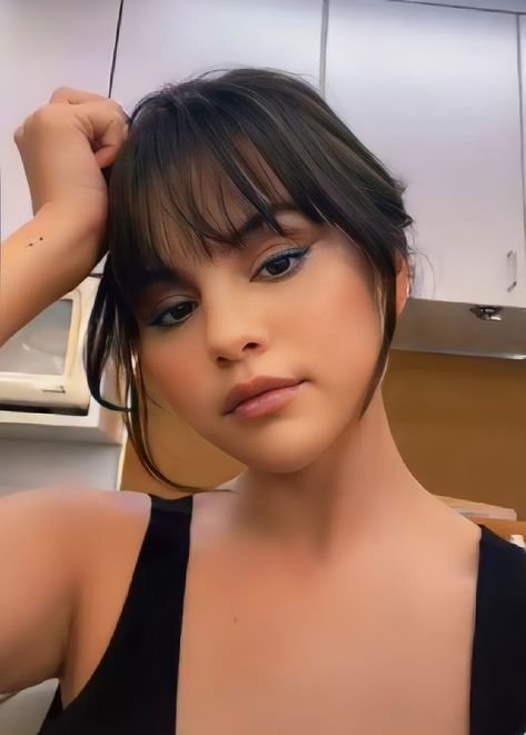 Selena Gomez Haircut Bangs, Bangs With Wispy Sides, Selena With Bangs, Medium Length With Bangs Round Face, Korean Long Hair With Bangs Round Face, Front Bangs Round Face, Wispy Bangs Medium Hair Round Face, Selena Gomez With Bangs, Selena Gomez Hair Bangs