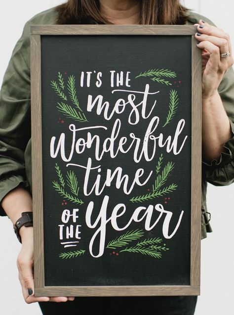 Birthday Chalkboard Art, Christmas Salon, Christmas Chalkboard Art, Chalkboard Holiday, Chalkboard Art Quotes, Christmas Signs Diy, Small Chalkboard, Chalkboard Lettering, Christmas Chalkboard