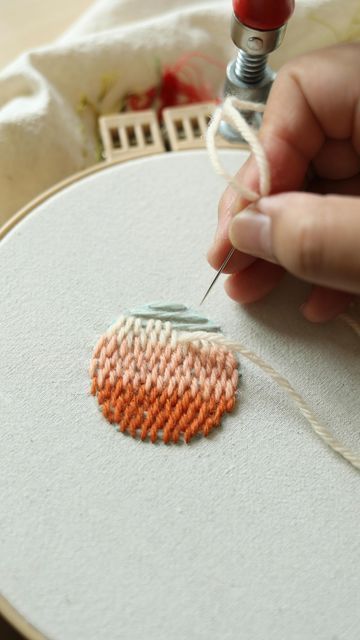 Arounna Khounnoraj on Instagram: "the #burdenstitch is a filler stitch that works on top of foundation threads and each stitch is offset with the row above it giving it a basket weave effect. Depending on the colours you choose you can have a nice ombré effect 😄 #embroidery" Basket Weave Embroidery, Embroidery Basket Stitch, Filler Stitches Embroidery, Filler Embroidery Stitches, Basketweave Stitch, Embroidery Stitch, Crewel Embroidery, Basket Weave, Embroidery And Stitching