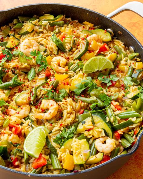 Prawn Rice (Simple & One Pot) – Beat The Budget Vegan Rice, Vegetable Rice, Prawn Recipes, Easy Healthy Dinners, One Pot, Cheap Meals, Easy Meal Prep, Budget Meals, Rice Dishes