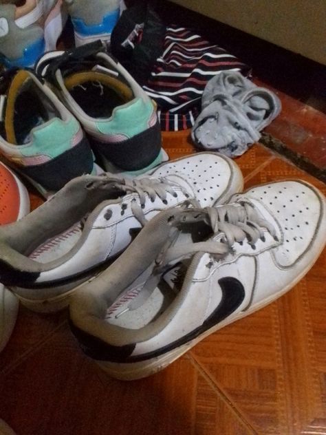 Worn Out Shoes, Old Sneakers, Dirty Shoes, Nike Shoes Air Force, Dirty Air, Visual Culture, Old Shoes, Story Characters, Work Looks