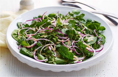 Derek's Rocket And Red Onion Salad Recipe | Tesco Real Food Spring Green Salad, Veggie Bbq, Onion Salad Recipe, Bbq Mushrooms, Tuna Dinners, Mango Chutney Recipe, Bbq Veggies, Rocket Leaves, Vegetarian Salad Recipes