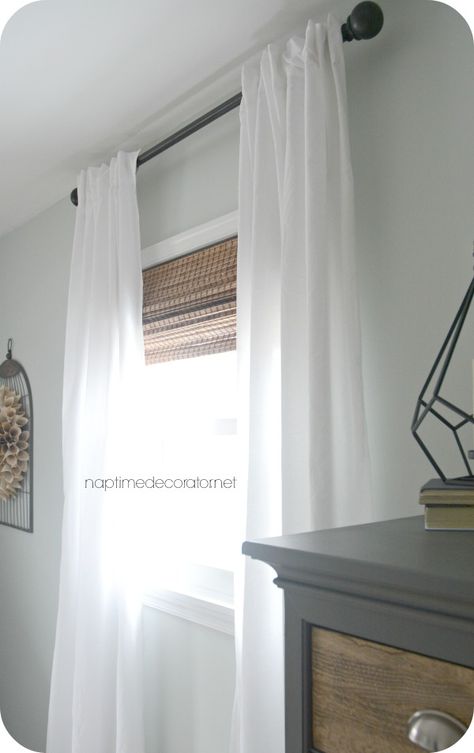 No sew bedsheet curtains White Curtains Bedroom, Sewing Curtains, Sew Curtains, Diy Dorm Decor, Sheet Curtains, Hang Curtains, Dorm Diy, Bathroom Farmhouse, No Sew Curtains