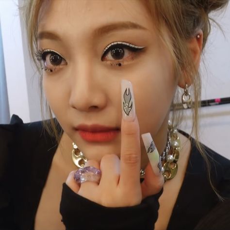 Nails Kpop, Idol Nails, Cute Easy Drawings, Line Icon, These Girls, Glow Up?, Nostril Hoop Ring, Nail Inspo, Septum Ring