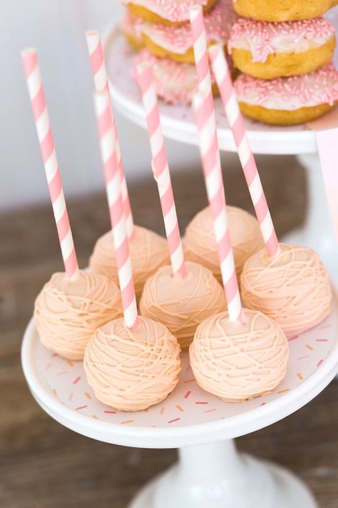 Peach And Pink Decorations, Peach Cake Pops, Taylors Birthday, Birthday Cake For Teens, Teen Girl Birthday Party, 13th Birthday Party, Peach Cookies, Teen Cakes, New Birthday Cake