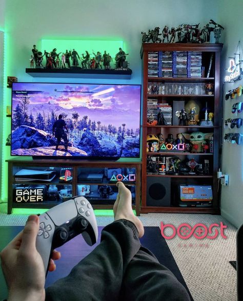 Comic Book Rooms, Best Pc Setup, Playstation Room, Lofted Cabin, Video Game Room Decor, Cool Bedrooms For Boys, Games Room Inspiration, Small Game Rooms, Black Bedroom Design