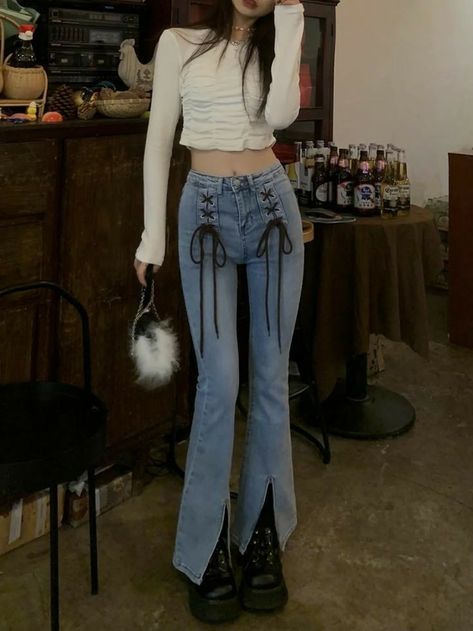 Ladies Joggers, Vintage Flare Jeans, Ropa Upcycling, Jeans Online Store, Vintage Flare, Upcycle Jeans, Long Jeans, Swaggy Outfits, Refashion Clothes