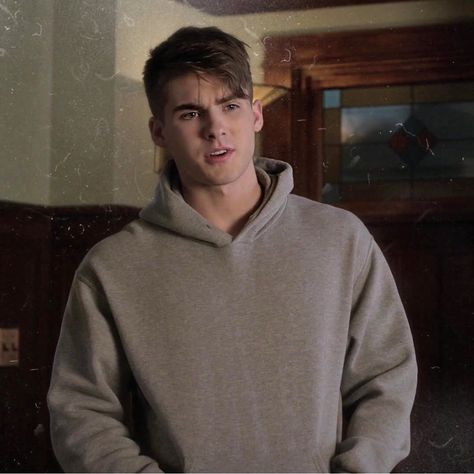 Cody Christian Teen Wolf, Mike Montgomery, Theo Raeken, Riverdale Cole Sprouse, Monday Again, Cody Christian, New Boyfriend, Red Hood, Pretty Little Liars