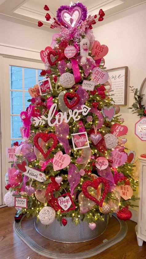 valentines and valentine crafts valentines day crafts, valentines gifts, valentines cards, best valentines ideas. Valentine's Tree, Valentines Home Decor, Aesthetic Valentines Day, Valentines Day Aesthetic, Aesthetic Valentines, Ideas Valentines Day, Valentines Party Decor, Diy Valentine's Day Decorations, Valentine Tree