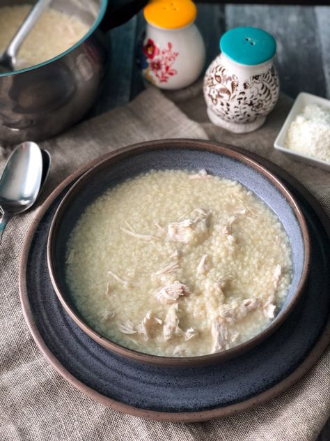 Trahana soup with chicken Classic Chicken Noodle Soup, Greek Style Chicken, Greek People, Avgolemono Soup, Greek Recipes Authentic, Soup With Chicken, Cream Of Tomato, Cream Of Tomato Soup, Delicious Soups