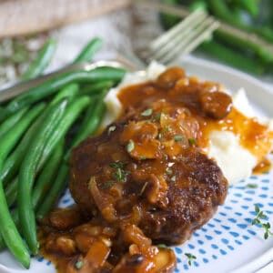 Hamburger Steak Recipes, Homemade Salisbury Steak, Salisbury Steak Recipe, Salisbury Steak Recipes, Beef Patties, Hamburger Steak, Cube Steak, Onion Sauce, Filling Dinner