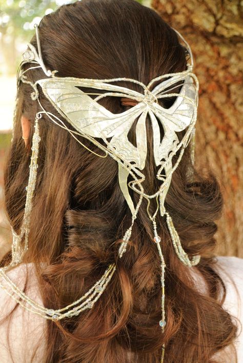 Custom Arwen Coronation Crown Back View by saeriellyn on deviantART Took 40 hours. :P Will be offering on etsy soon. Lord Of The Rings Arwen, Coronation Crown, Elf Crown, Pale Blonde Hair, Lotr Wedding, Lotr Costume, Butterfly Crown, Elven Jewelry, Back View