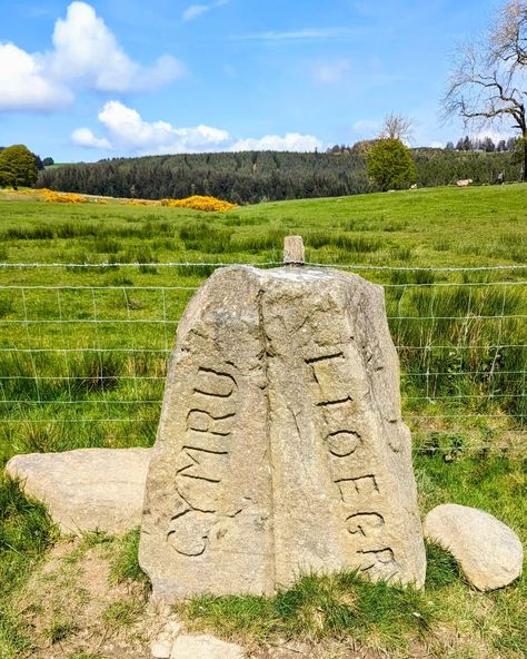 Hike out on the Welsh/English borders today after picking up some horsey bits for the lady of the manor. Came across this stone. Obviously most will know #cymru as #welsh for #wales , but new to me and I'm sure many of you is #lloegr ... Lloegyr is the medieval Welsh name for a region of Britain The exact borders are unknown. The modern form of the word is Lloegr and it has become generalised through the passage of time to become the Welsh word for "England"  Well who knew!! #everydaysaschoolday Welsh Aesthetic, Welsh Ancestry, Lady Of The Manor, Welsh Names, Welsh Words, Passage Of Time, The Passage, Modern Forms, British Isles