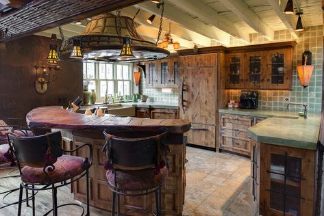 ‘Hogwarts House’ Kitchen Hogwarts Kitchen, Harry Potter Interior Design, Harry Potter Interior, Potters House, Harry Potter Houses, Aesthetic Kitchen, Harry Potter Aesthetic, Hogwarts Houses, Design Kitchen