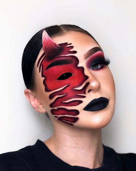 Lucifer Makeup, Slay Makeup, Weird Vintage, Halloween Creepy, Halloween 2019, Halloween Looks, Halloween Season, Spirit Halloween, Makeup Addict