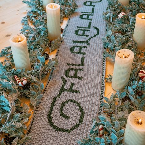 Table Runner Crochet, Runner Crochet, K Crafts, Mug Rug Patterns, Crochet Table Runner Pattern, Crochet Table, Christmas Runner, Diy Magazine, Crochet Table Runner