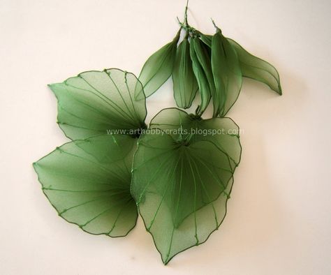 pantyhose flowers | Art Hobby Crafts: Stocking flowers - Asiatic Lily and Calla Lily Giant Leaves, Nylon Crafts, Stocking Flowers, Asiatic Lily, Kain Tile, Diy Fleur, Tableaux Vivants, Art Hobby, Nylon Flowers