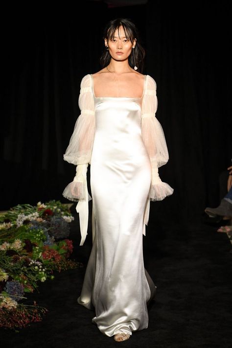 Danielle Frankel Bridal Fall 2020 Danielle Frankel Bridal, Danielle Frankel, Ethereal Wedding Dress, Annabelle Wallis, Ethereal Wedding, Winter Bride, Minimalist Wedding Dresses, Luxury Weddings, Bridal Fashion Week