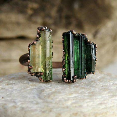 Raw Tourmaline Ring, Jared Jewelry, Electroformed Ring, Bijoux Art Nouveau, Raw Tourmaline, Electroformed Jewelry, Ruby Jewelry, Tourmaline Ring, Split Ring