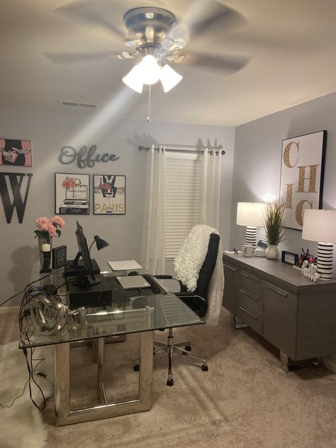 Women Office Space At Home, Office Room Ideas For Women, Work Office Ideas For Women, Glam Office Ideas Small Spaces, Zen Office Decor Ideas Work Spaces, Work Room Ideas Office Decor, Home Office Decor Ideas For Women, Office Ideas For Work Business Decor, Office Ideas Women