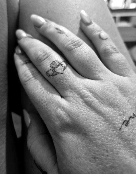 My favourite little fine line claddagh tattoo. Traditional Irish symbol meaningful hand tattoo. Irish Gaelic Tattoo, Irish Claddagh Tattoo, Gaelic Tattoo, Claddagh Tattoo, Crest Tattoo, Zach Galifianakis, Irish Symbols, Irish Tattoos, Tattoo Traditional