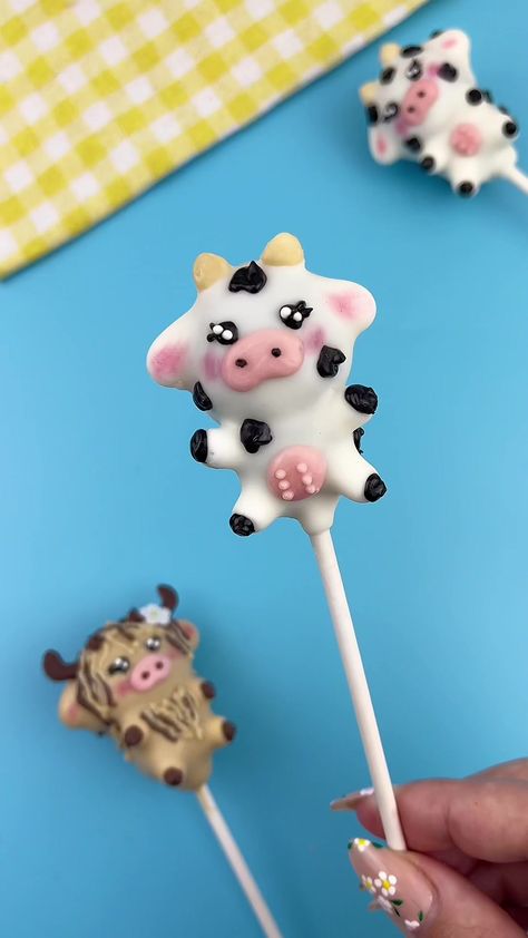 Make Your Day Yummy Treats To Make, Highland Cow Cake, Maria Gomez, Cake Pop Recipe Easy, Strawberry Cake Pops, Cow Cake, Cake Pop Designs, Cow Cakes, Background Instagram