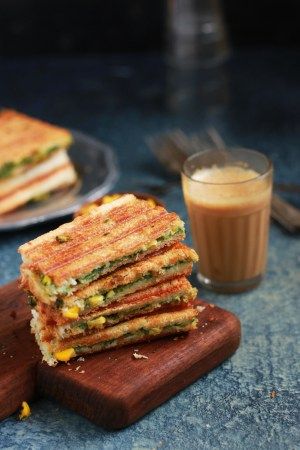 Spinach corn sandwich recipe with step by step photos. learn how to make grilled corn and spinach sandwich with cheese with this easy recipe Corn Sandwich Recipe, Sandwich Photography, Spinach Sandwich, Cafe Coffee Day, Spicy Snacks Recipes, Indian Cooking Recipes, Healthy Sandwiches, Indian Dessert Recipes, Healthy Homemade Recipes