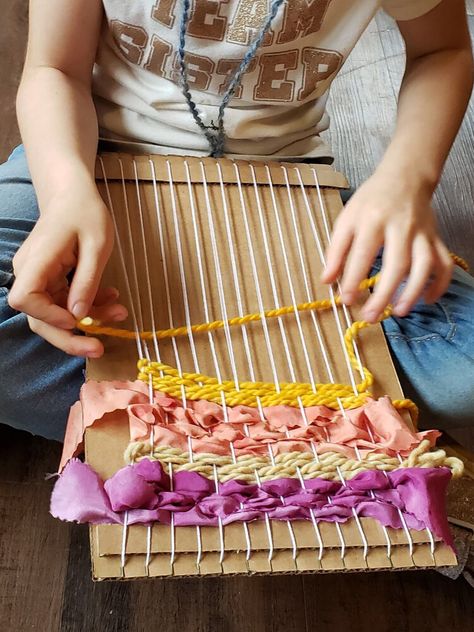 Cardboard Weaving, Forest Farm, Weaving For Kids, Weaving Loom Diy, Weaving Loom Projects, Shirt Prints, Weaving Loom, Diy Weaving, Creative Stuff