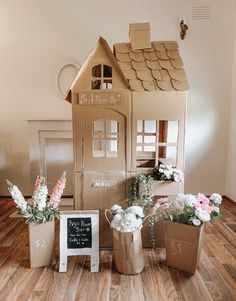 Easter Decoration Ideas, Cardboard Creations, Cardboard Toys, Cubby House, Toddler Arts And Crafts, Flower Bar, Cardboard House, Moving Boxes, Card Board