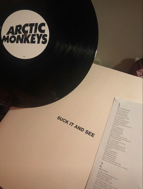 Arctic Monkeys Suck It And See vinyl Arctic Monkeys Vinyl, Vinyl Wishlist, Dandelion And Burdock, Musica Spotify, Cd Aesthetic, Vinyl Aesthetic, Vinyl Player, Monkey 3, Group Pictures