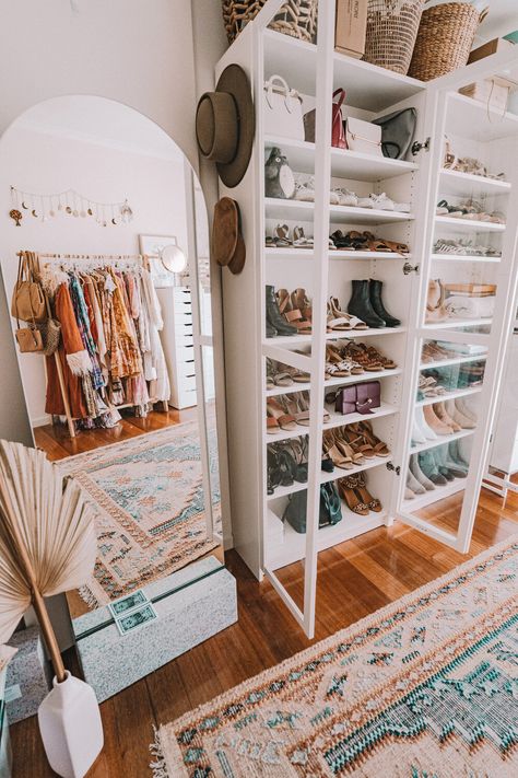 Spare Bedroom Into Walk In Closet, Walkin Wardrobe, Spare Room Walk In Closet, Spare Room Closet, Walk In Closet Inspiration, Van Decor, Closets Ideas, Bedroom 2022, Chic Closet