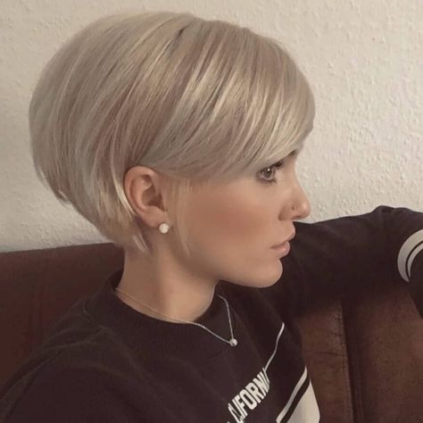 50+ Pixie Cut With Long Bangs Haircuts Long Pixie Haircut With Bangs, Pixie Cut With Long Bangs, Κούρεμα Bob, Pixie Haircut For Thick Hair, Long Bangs, Short Bob Haircuts, Penteado Cabelo Curto, Pixie Haircuts, Short Pixie Haircuts