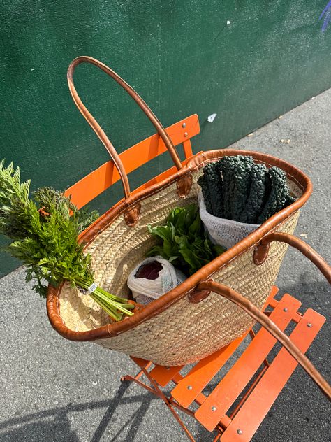 Fresh summer produce from thr farmers market in a french market basket / that girl aesthetic Farmers Market Basket, Frances Farmer, French Market Basket, Summer Produce, Grocery Tote Bag, Market Basket, French Market, Grocery Tote, Market Baskets