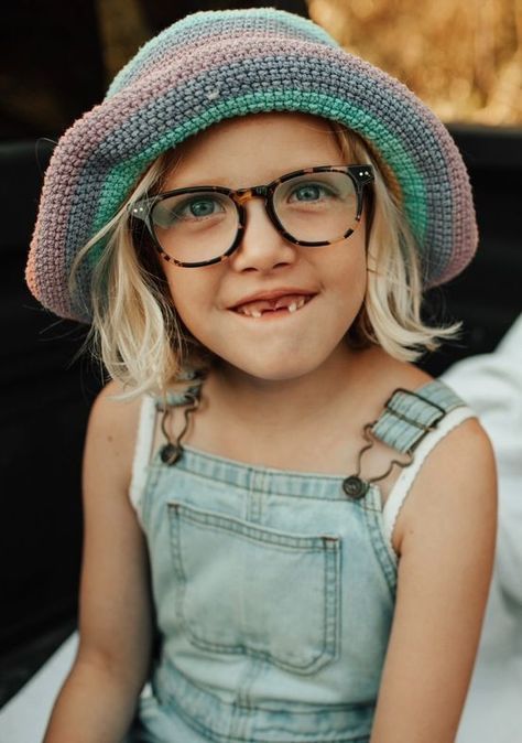 Glasses For Girls, Girls Glasses, Prescription Glasses Frames, Cool Glasses, Cute Glasses, Kids Glasses, Stylish Glasses, Wearing Glasses, Prescription Eyewear