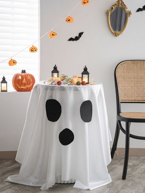 Black and White Collar Polyester Halloween Tablecloths Embellished Table & Sofa Linens Halloween Tablecloth, Spooky One, Picnic Dinner, Halloween Fest, Halloween Pumpkin Designs, Dinner Decor, Party 2023, Halloween Tattoo, Halloween Birthday Party