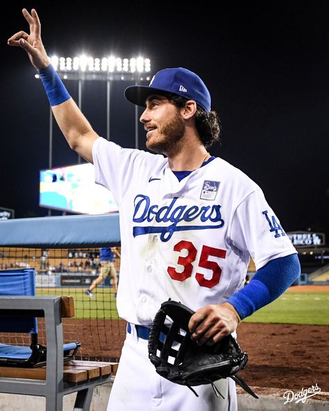 Bellinger Dodgers, Hot Baseball Players, La Dodgers Baseball, Cody Bellinger, Baseball Guys, Dodgers Fan, Baseball Boys, Dodger Stadium, Dodgers Baseball